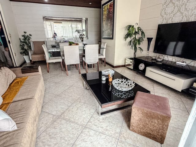 Apartamento com 324m² 3 quartos e 2 banheiros, à venda, no bairro Riviera Fluminense em Macaé