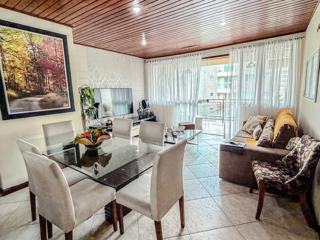 Apartamento com 324m² 3 quartos e 2 banheiros, à venda, no bairro Riviera Fluminense em Macaé