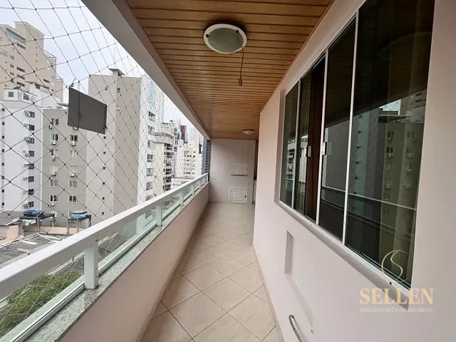 Apartamento com 121m² 2 quartos e 2 banheiros, para alugar, no bairro Centro em Balneário Camboriú