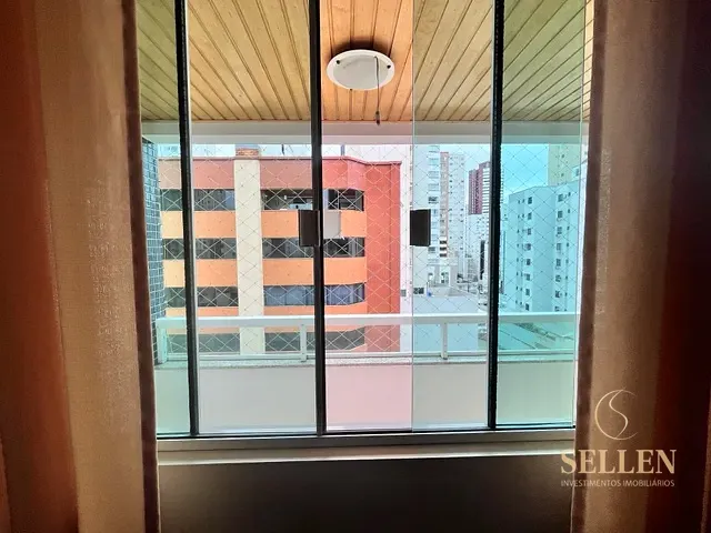 Apartamento com 121m² 2 quartos e 2 banheiros, para alugar, no bairro Centro em Balneário Camboriú