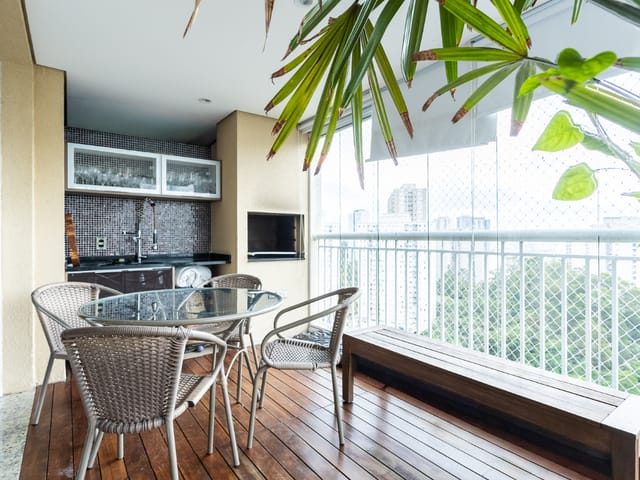 Apartamento com 214m² 2 quartos e 4 banheiros, à venda, no bairro Vila Andrade em São Paulo