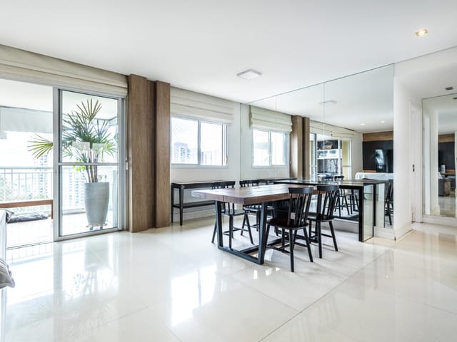 Apartamento com 214m² 2 quartos e 4 banheiros, à venda, no bairro Vila Andrade em São Paulo