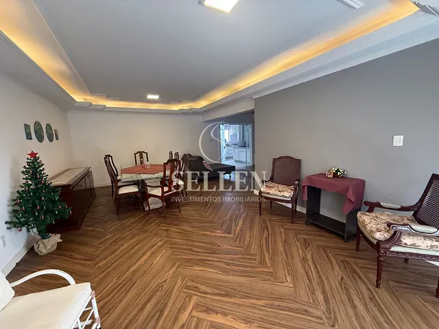 Apartamento com 230m² 3 quartos e 5 banheiros, à venda, no bairro Centro em Balneário Camboriú