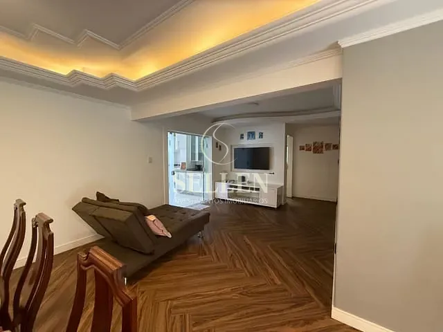 Apartamento com 230m² 3 quartos e 5 banheiros, à venda, no bairro Centro em Balneário Camboriú