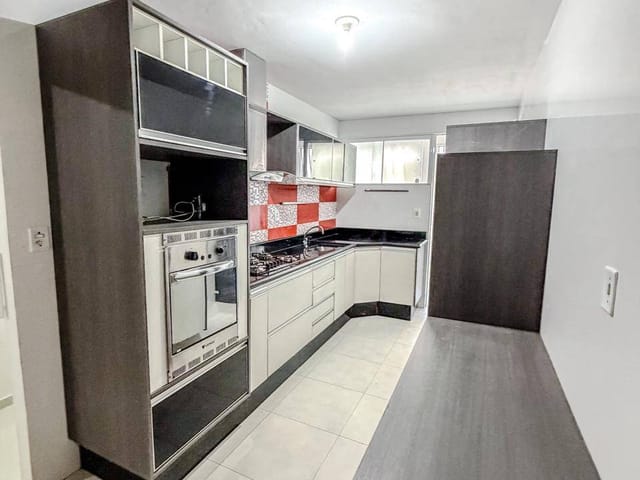 Apartamento 2 quartos e 2 banheiros, para alugar, no bairro Cajueiros em Macaé