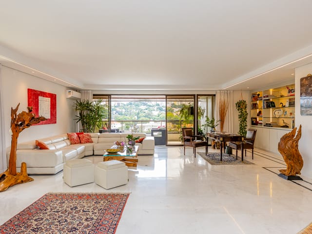 Apartamento com 305m² 3 quartos e 5 banheiros, à venda, no bairro Santa Cecília em São Paulo