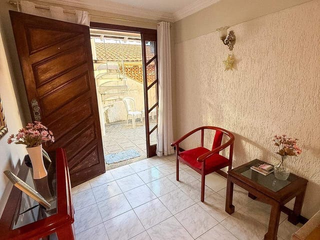 Apartamento 2 quartos e 1 banheiro, para alugar, no bairro Alto Cajueiros em Macaé