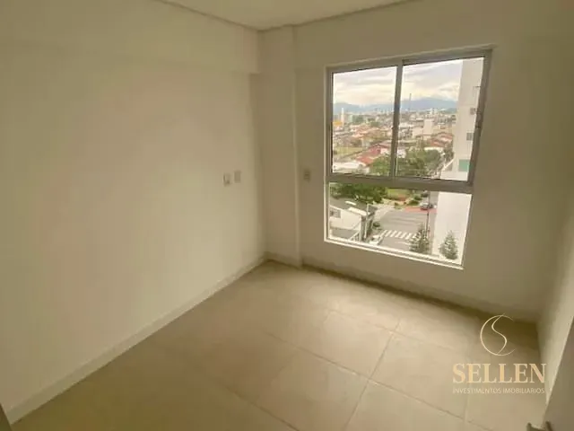 Apartamento 3 quartos e 3 banheiros, para alugar, no bairro Centro em Balneário Camboriú