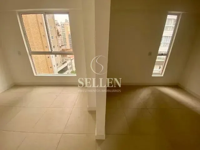 Apartamento 3 quartos e 3 banheiros, para alugar, no bairro Centro em Balneário Camboriú