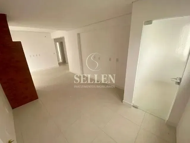 Apartamento 3 quartos e 3 banheiros, para alugar, no bairro Centro em Balneário Camboriú