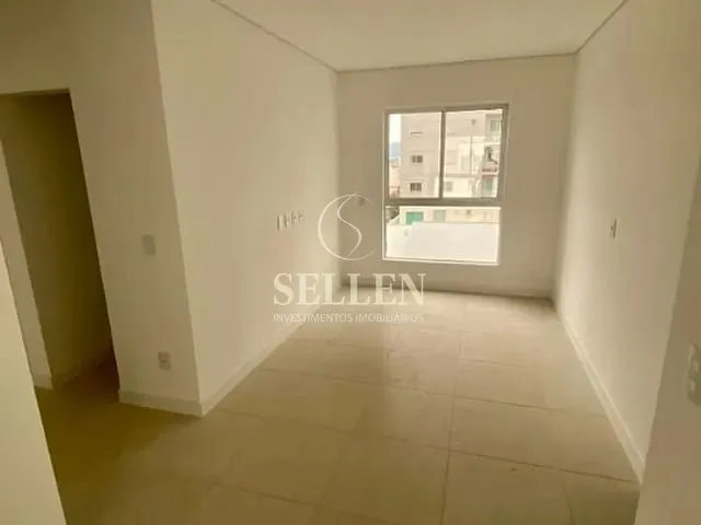 Apartamento 3 quartos e 3 banheiros, para alugar, no bairro Centro em Balneário Camboriú