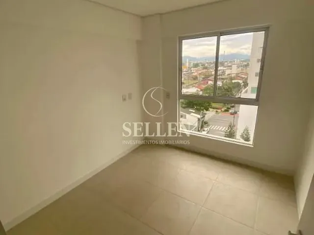 Apartamento 3 quartos e 3 banheiros, para alugar, no bairro Centro em Balneário Camboriú