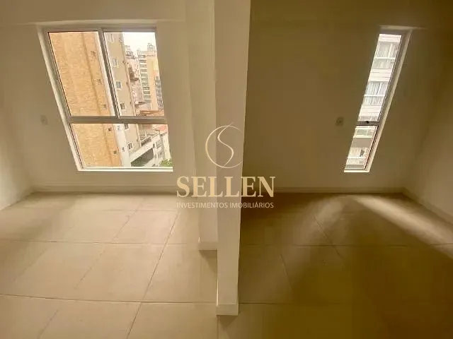 Apartamento 3 quartos e 3 banheiros, para alugar, no bairro Centro em Balneário Camboriú