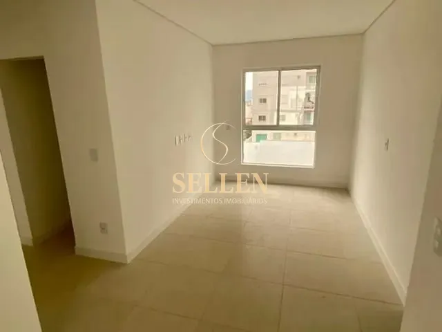 Apartamento 3 quartos e 3 banheiros, para alugar, no bairro Centro em Balneário Camboriú