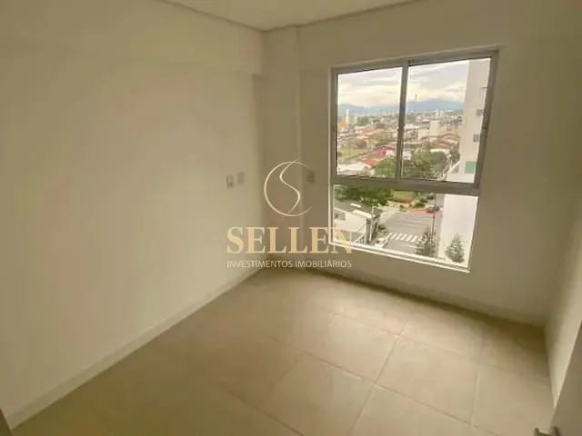 Apartamento 3 quartos e 3 banheiros, para alugar, no bairro Centro em Balneário Camboriú