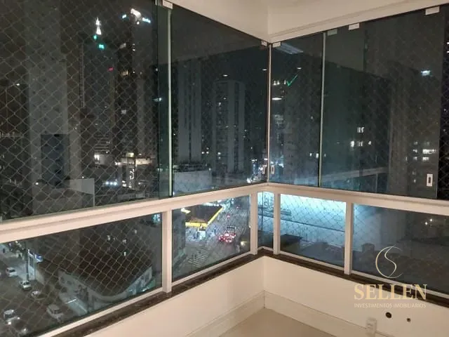 Apartamento 3 quartos e 2 banheiros, para alugar, no bairro Centro em Balneário Camboriú