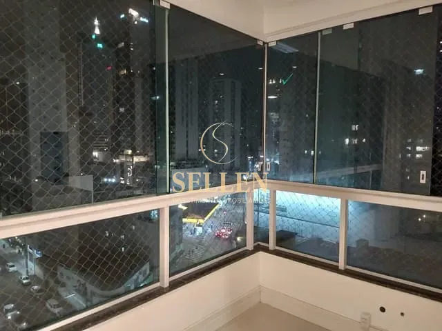 Apartamento 3 quartos e 2 banheiros, para alugar, no bairro Centro em Balneário Camboriú