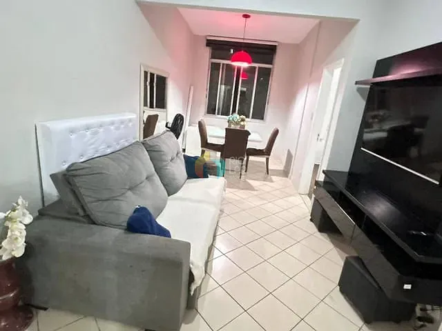Apartamento com 70m² 2 quartos e 1 banheiro, à venda, no bairro Copacabana em Rio de Janeiro
