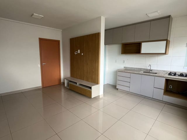 Apartamento 2 quartos e 2 banheiros, para alugar, no bairro Setor Bueno em Goiânia