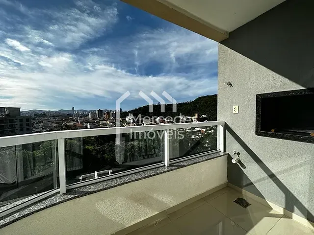 Apartamento 2 quartos e 2 banheiros, para alugar, no bairro Ressacada em Itajaí