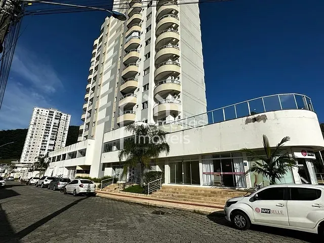 Apartamento 2 quartos e 2 banheiros, para alugar, no bairro Ressacada em Itajaí