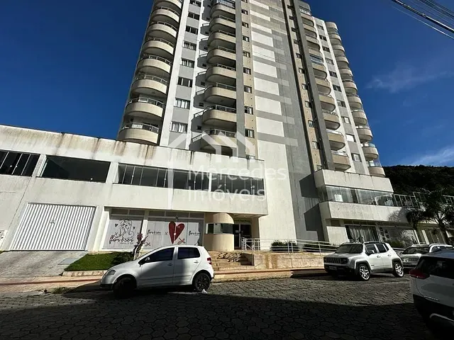 Apartamento 2 quartos e 2 banheiros, para alugar, no bairro Ressacada em Itajaí