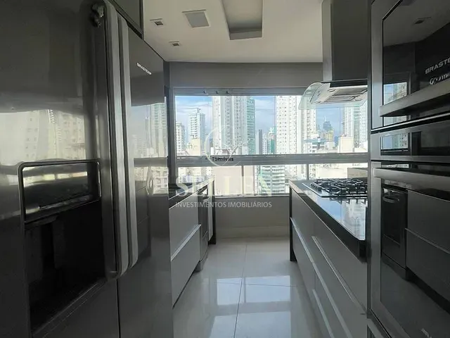 Apartamento com 302m² 3 quartos e 3 banheiros, à venda, no bairro Centro em Balneário Camboriú