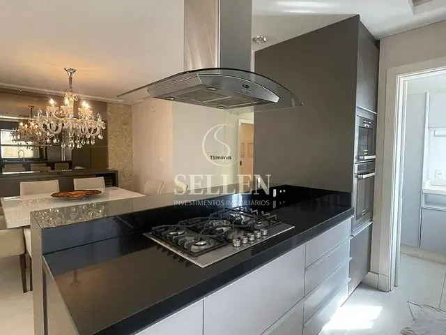 Apartamento com 302m² 3 quartos e 3 banheiros, à venda, no bairro Centro em Balneário Camboriú