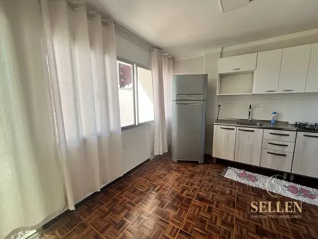 Apartamento 2 quartos e 1 banheiro, para alugar, no bairro Centro em Balneário Camboriú