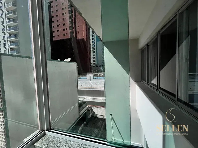 Apartamento 2 quartos e 1 banheiro, para alugar, no bairro Centro em Balneário Camboriú