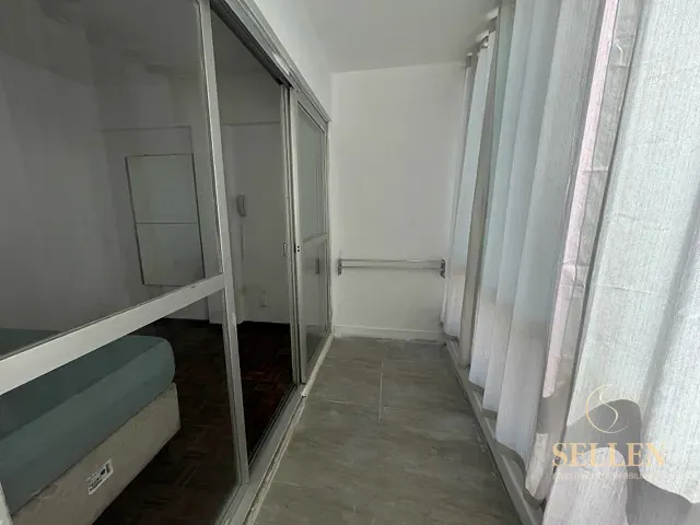 Apartamento 2 quartos e 1 banheiro, para alugar, no bairro Centro em Balneário Camboriú
