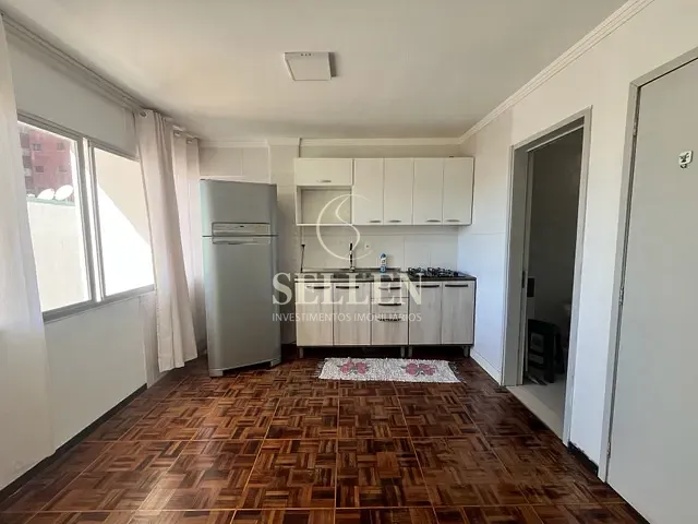 Apartamento 2 quartos e 1 banheiro, para alugar, no bairro Centro em Balneário Camboriú