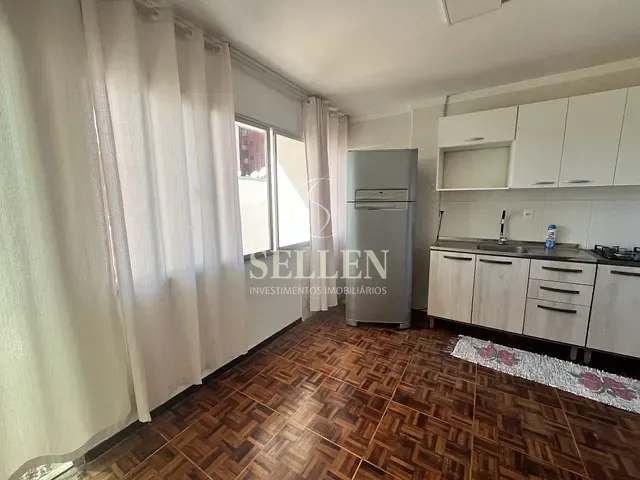 Apartamento 2 quartos e 1 banheiro, para alugar, no bairro Centro em Balneário Camboriú