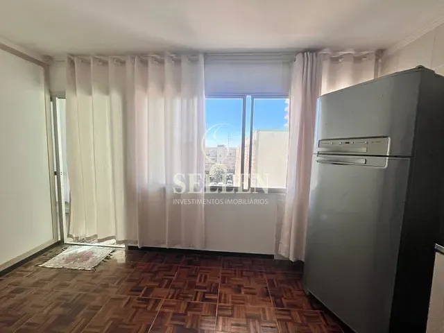Apartamento 2 quartos e 1 banheiro, para alugar, no bairro Centro em Balneário Camboriú