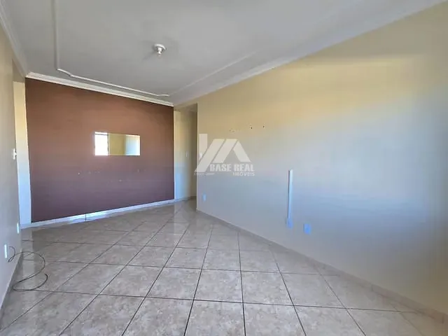 Apartamento com 60m² 3 quartos e 1 banheiro, à venda ou para alugar, no bairro Orfãs em Ponta Grossa