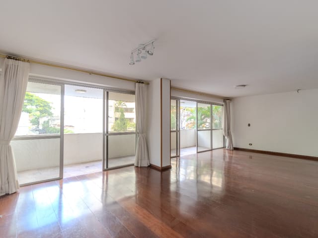Apartamento com 241m² 3 quartos e 5 banheiros, à venda, no bairro Aclimação em São Paulo