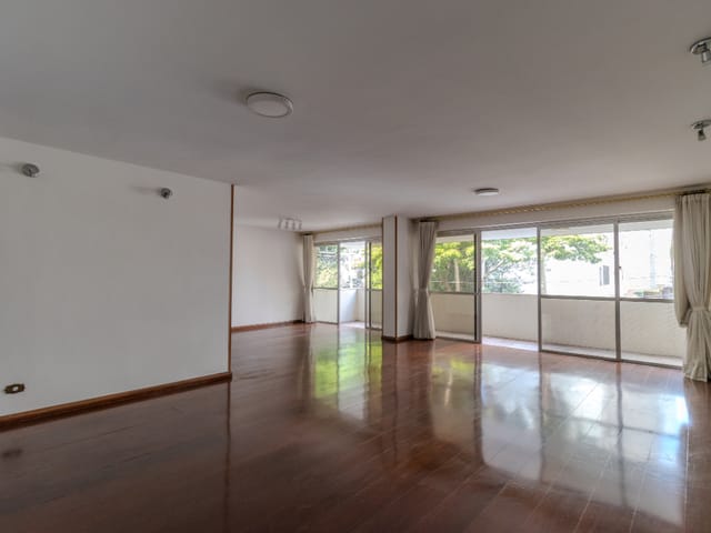 Apartamento com 241m² 3 quartos e 5 banheiros, à venda, no bairro Aclimação em São Paulo
