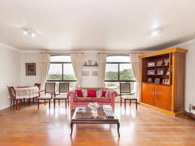 Apartamento com 247m² 4 quartos e 4 banheiros, à venda, no bairro Real Parque em São Paulo