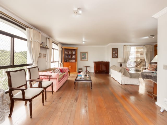 Apartamento com 247m² 4 quartos e 4 banheiros, à venda, no bairro Real Parque em São Paulo