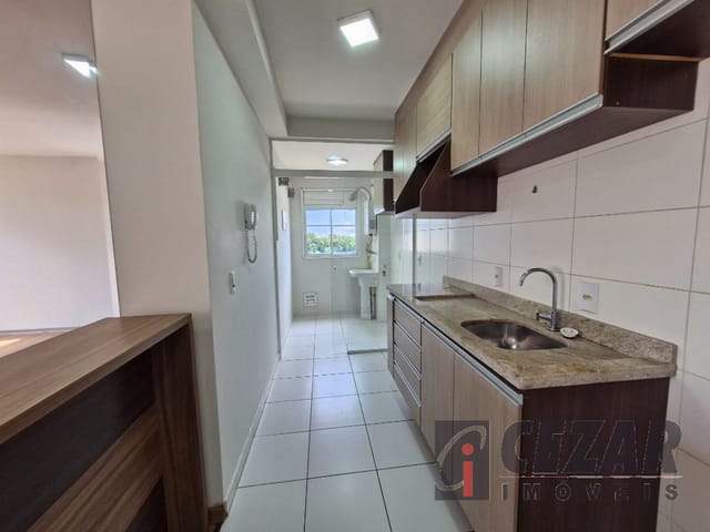 Apartamento 3 quartos e 2 banheiros, à venda, no bairro Campo Comprido em Curitiba