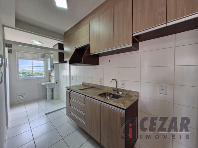 Apartamento 3 quartos e 2 banheiros, à venda, no bairro Campo Comprido em Curitiba