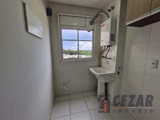 Apartamento 3 quartos e 2 banheiros, à venda, no bairro Campo Comprido em Curitiba