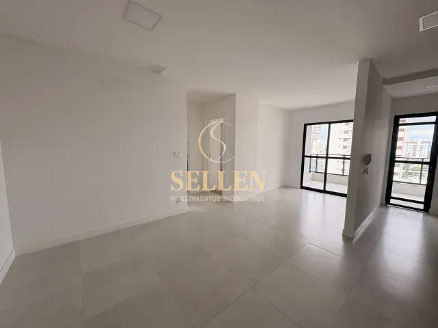 Apartamento 2 quartos e 1 banheiro, à venda, no bairro Vila Operária em Itajaí
