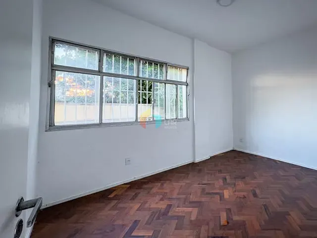Apartamento com 95m² 3 quartos e 1 banheiro, à venda, no bairro Humaitá em Rio de Janeiro