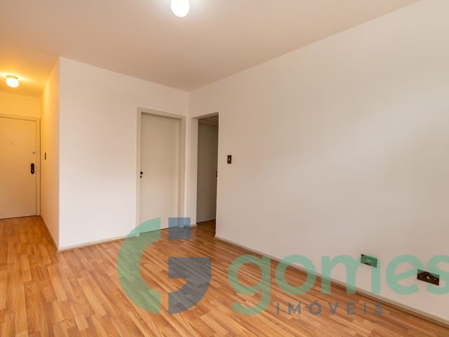 Apartamento 2 quartos e 1 banheiro, para alugar, no bairro Água Verde em Curitiba