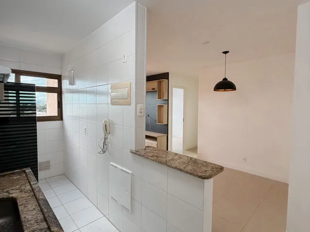 Apartamento 2 quartos e 2 banheiros, para alugar, no bairro Glória em Macaé