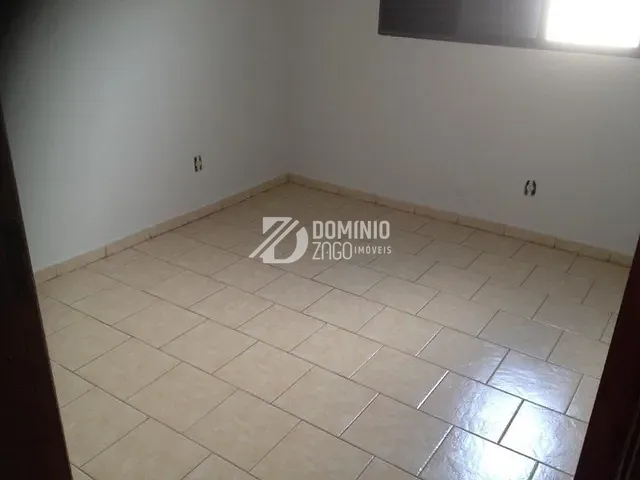 Apartamento 2 quartos e 1 banheiro, à venda, no bairro Olinda em Uberaba