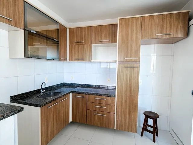 Apartamento 3 quartos e 3 banheiros, para alugar, no bairro Glória em Macaé