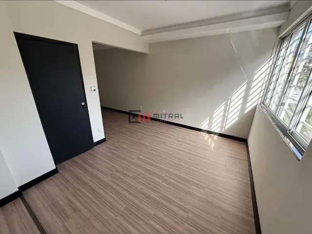 Apartamento 2 quartos e 2 banheiros, à venda, no bairro Centro em Londrina