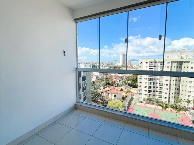 Apartamento 3 quartos e 2 banheiros, para alugar, no bairro Glória em Macaé